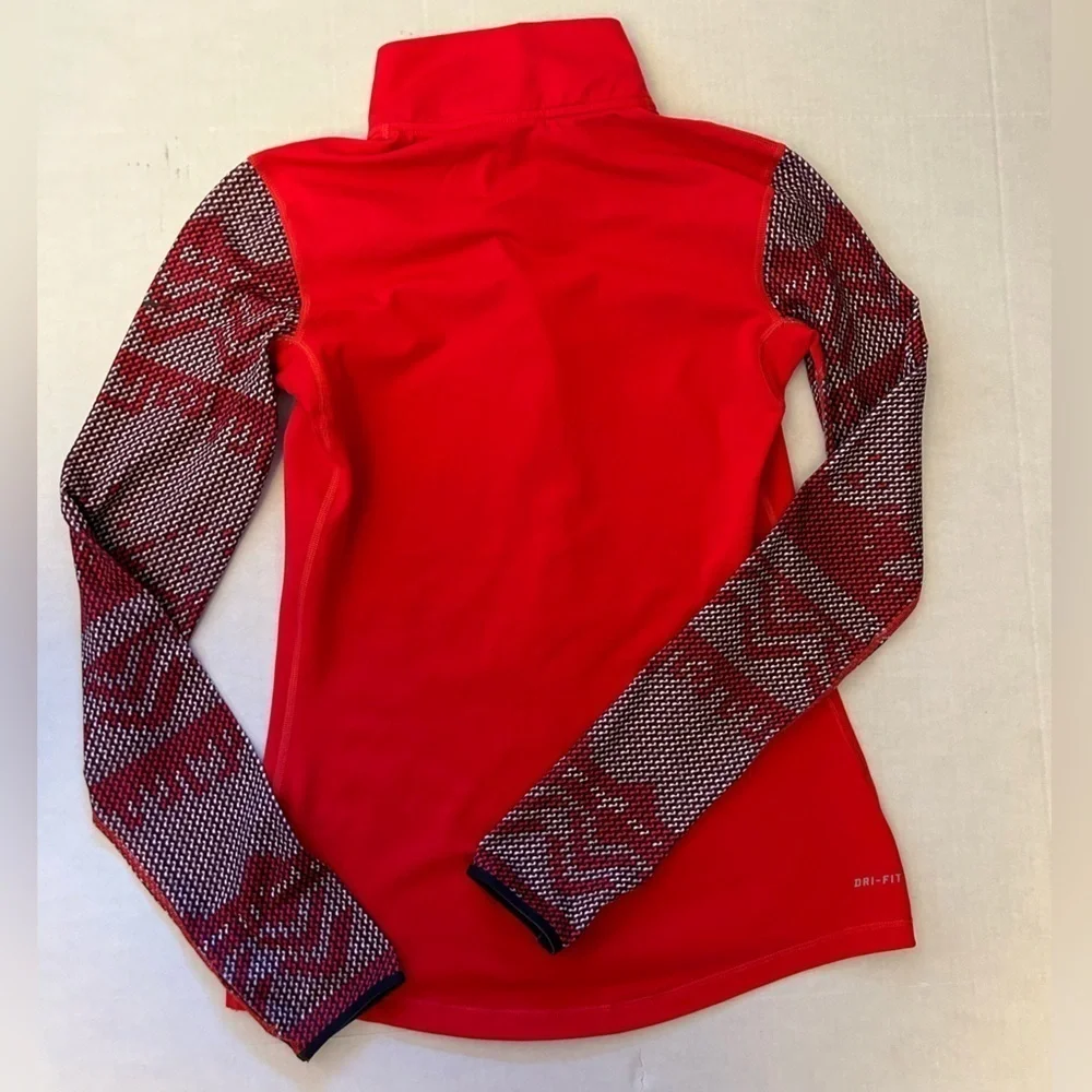 Nike pro fit women’s1/4 zip pull over Aztec performance fleece lined top Sz-M.Y9